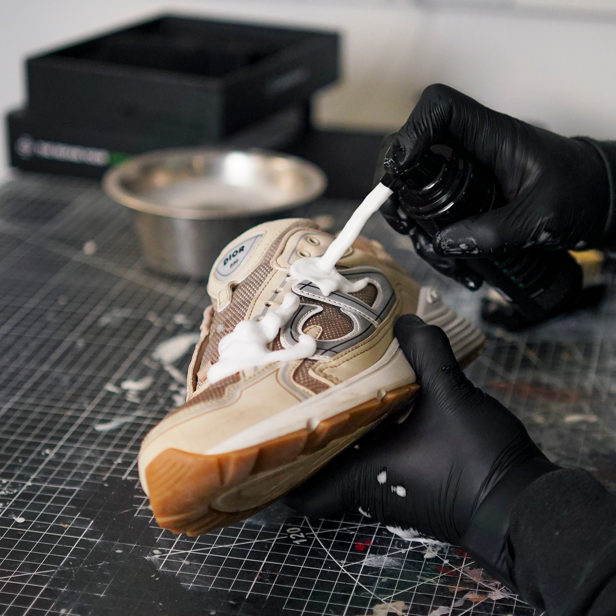 SNEAKER REHAB FOAM CLEANER