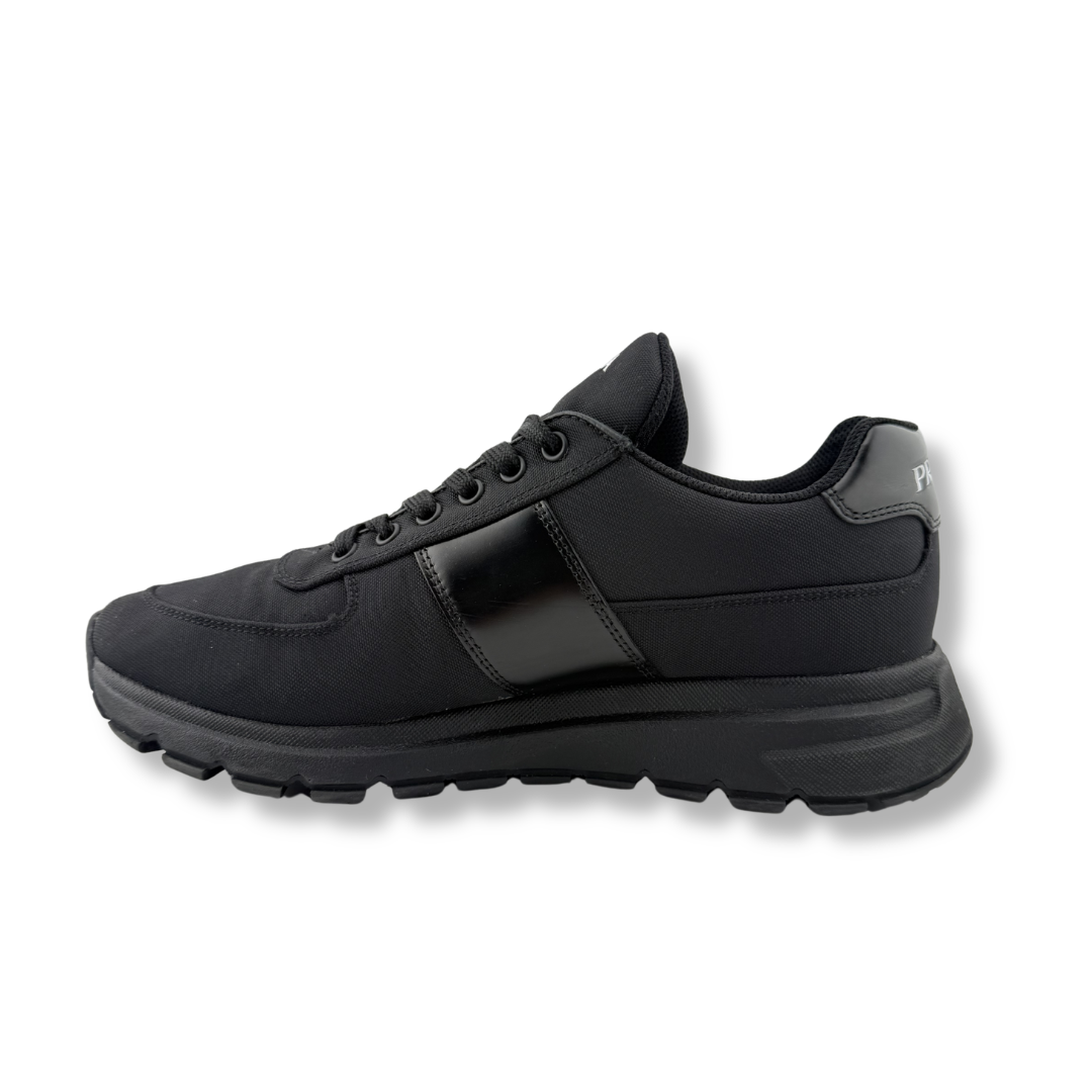 PRADA RUNNERS - UK 7.5